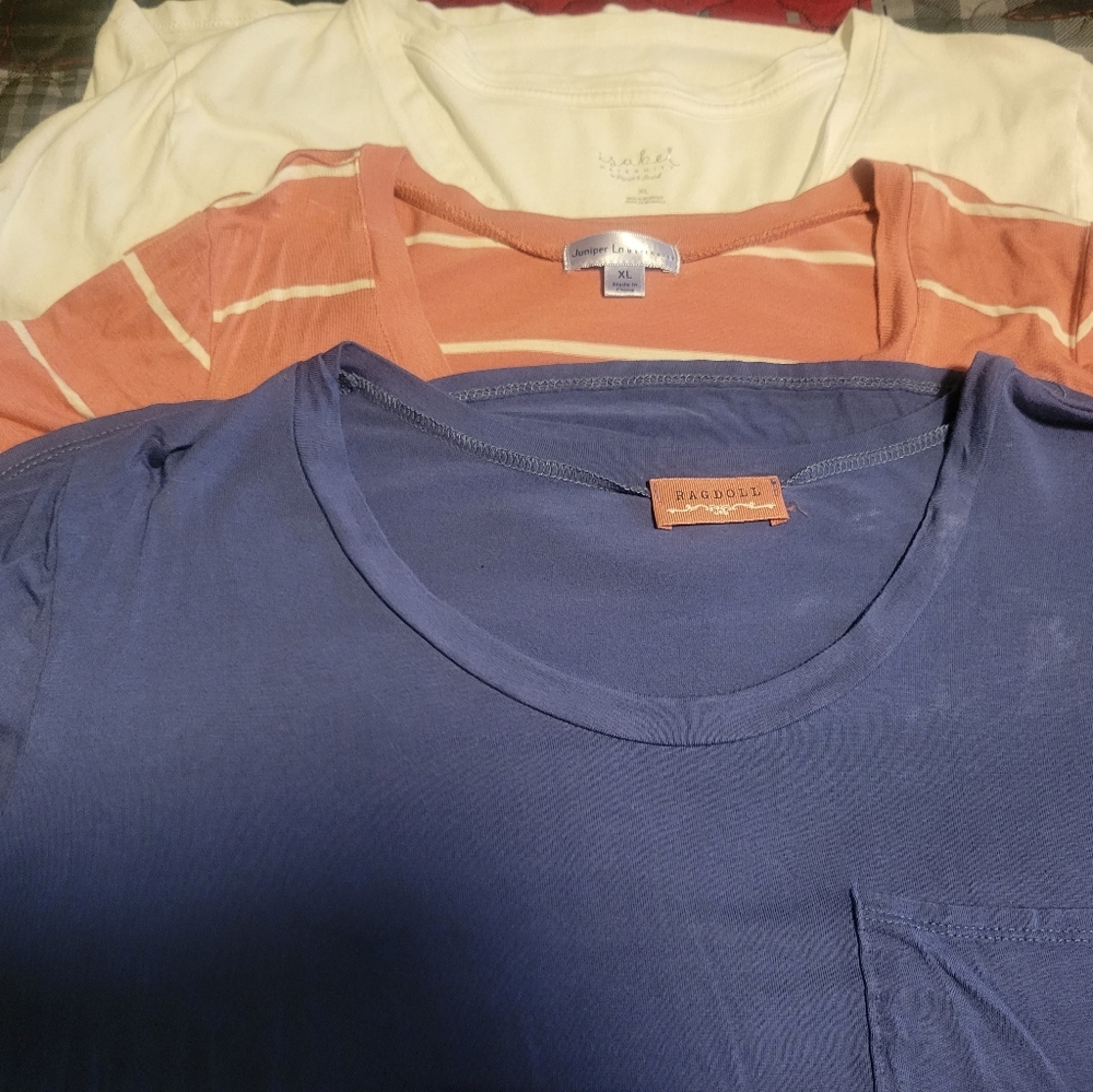 3 maternity shirt sleeve tops